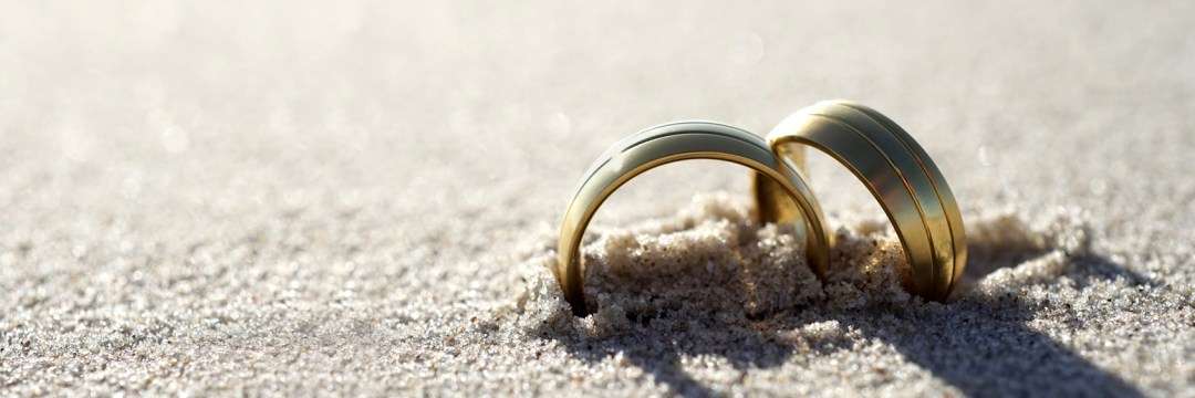 「稼ぐ女」と「稼げない男」は、なぜ結婚できないのか？（荒川 和久） | マネー現代 | 講談社