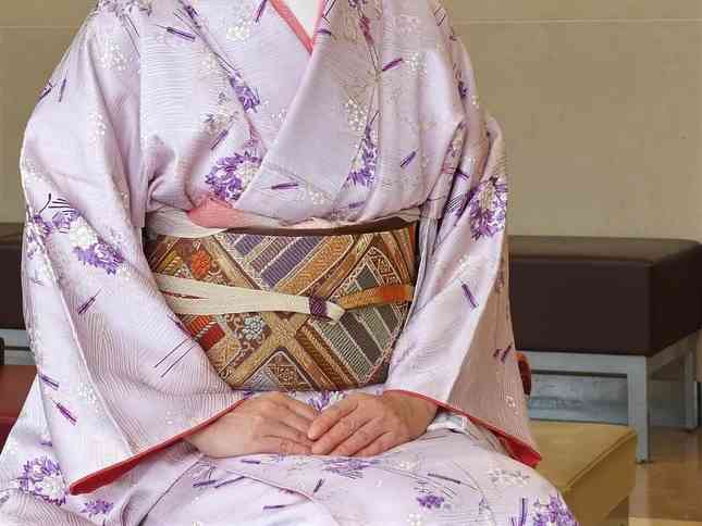 着物イベントの「左前」ポスターが物議 「死に装束」指摘も...制作元は修正否定「ファッションに決まりない」
