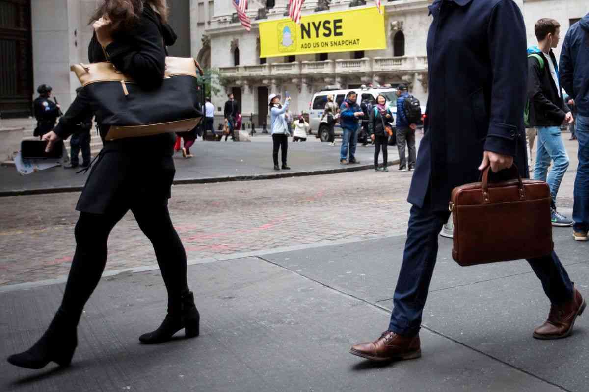 ウォール街、「＃ＭｅＴｏｏ」時代の新ルール－とにかく女性を避けよ - Bloomberg