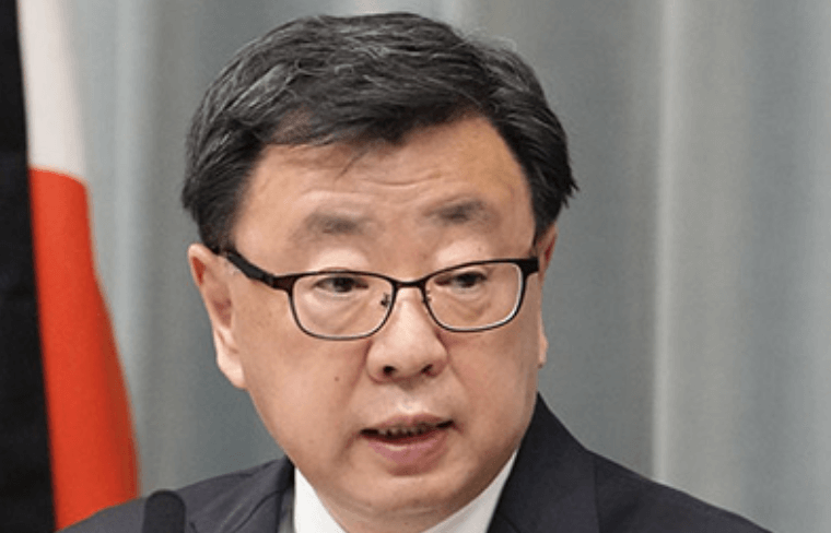 「公安調査庁に中国のスパイ」指摘に官房長官「コメント控えたい」／ネット「否定出来ないのかよ」「スパイ防止法はよ！」  |  Total News World