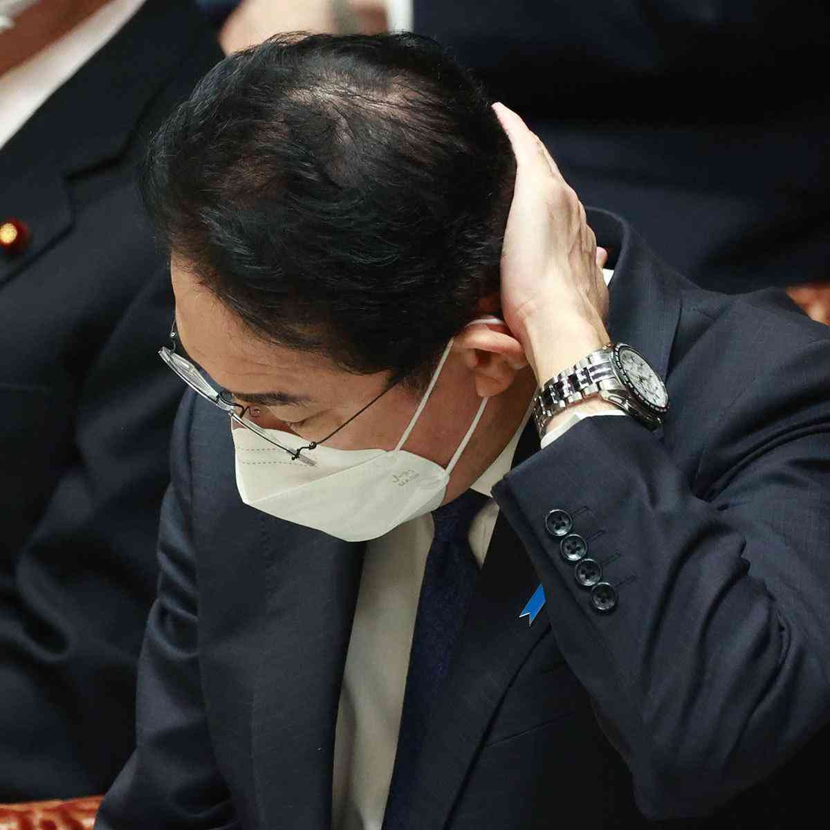 爆破事件当日も散髪へ…岸田首相の「平常運転」に「余裕すごい」と驚きの声、2週に1度はお気に入りの店へ（SmartFLASH） - Yahoo!ニュース