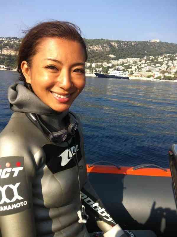 土屋アンナの憧れ　45歳の美貌に「ミラクル」の声　リアル人魚、夫はBEGIN