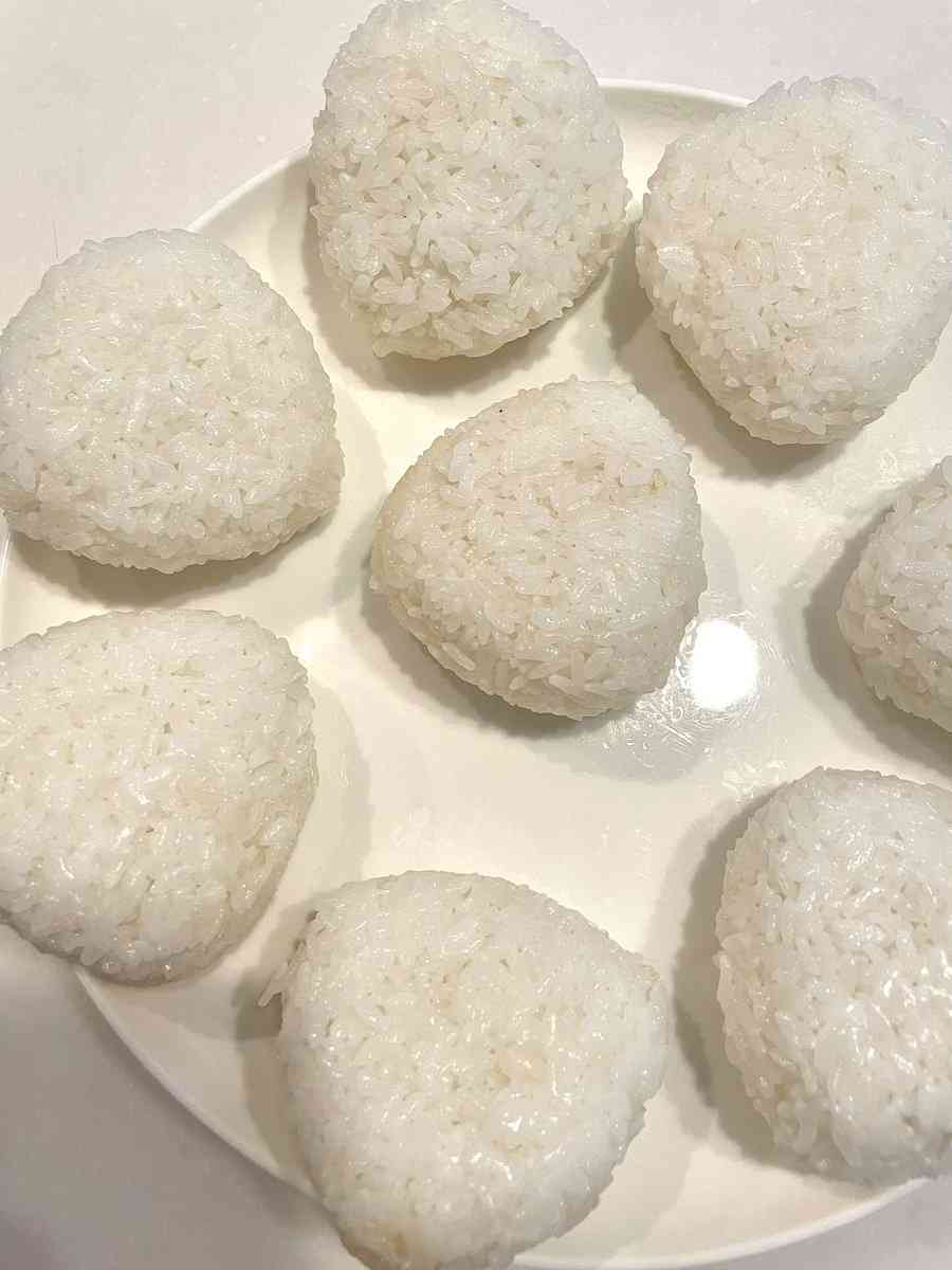 塩にぎり、このレシピを試したら概念覆された。冷めてもふわっとしててめちゃくちゃ旨い「2合一瞬で消えた」