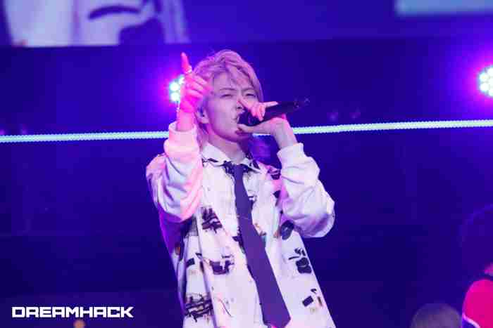 「iCON Z」から誕生したKID PHENOMENON、白基調のステージ衣装で「DreamHack Japan」を盛り上げる＜DreamHack Japan 2023＞ | WWSチャンネル