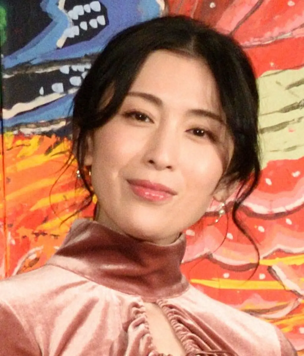 雛形あきこ　すっぴん公開　メガネ姿でラーメンの動画が反響　「肌綺麗すぎ」「美しさがレベチ」― スポニチ Sponichi Annex 芸能