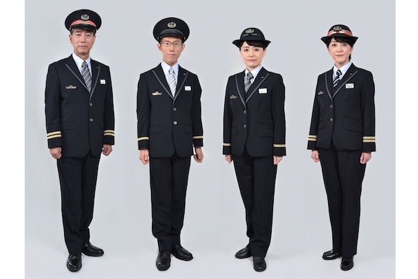 JR東日本、制服を一新　スカート廃止で男女差解消 - TRAICY（トライシー）