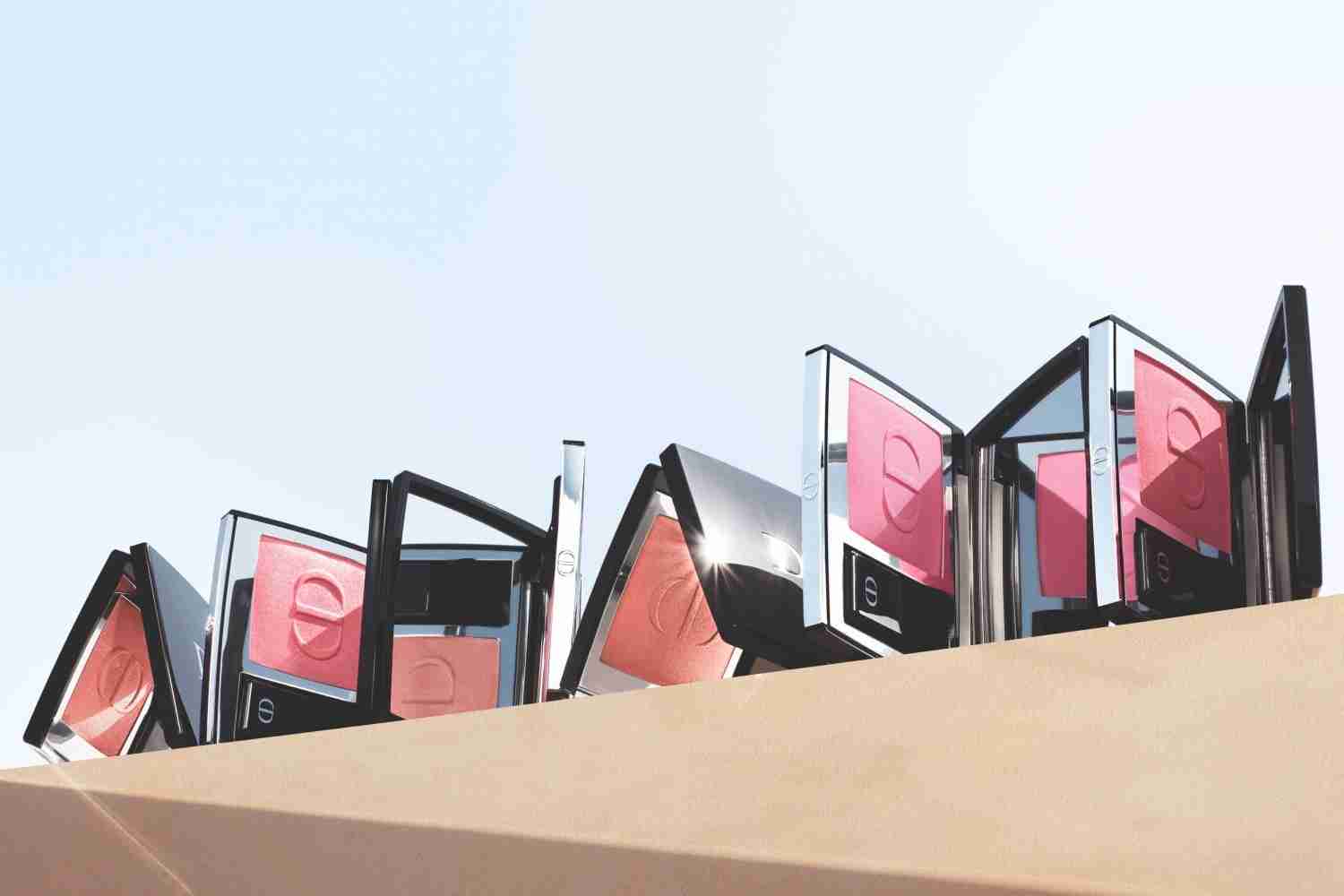 ディオール23年夏コスメ、人気チーク「ルージュ ブラッシュ」チュチュ着想のピンクなど新11色 - ファッションプレス