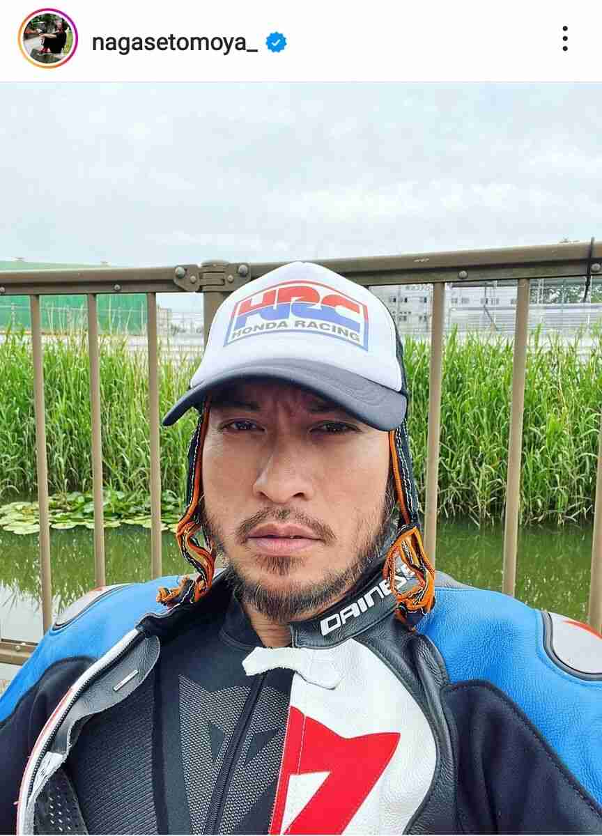 ワイルドさに磨きが！長瀬智也、４４歳のプライベート姿でヒゲの生えた顔アップ…バイクに乗る姿も : スポーツ報知
