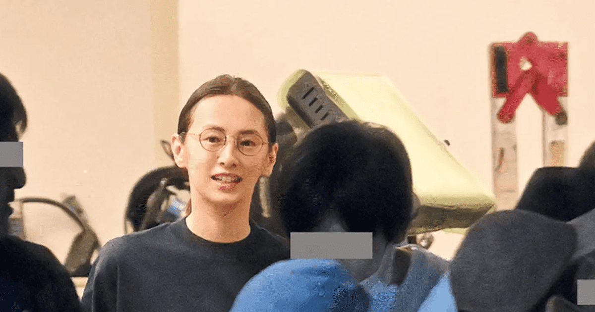 ＧＷ中の観光客ゴッタ返す浅草で…「Tシャツ＆メガネ姿」カジュアルファッションの北川景子を発見！ | FRIDAYデジタル