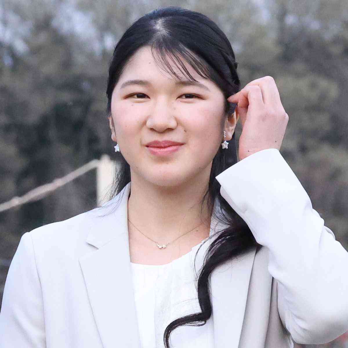 愛子さま　新女官の華麗なる経歴！英語＆スペイン語の元通訳、祖父は外務省の“重鎮”（女性自身） - Yahoo!ニュース