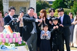 (画像1/6) ＜王様に捧ぐ薬指 第1話＞“ド貧乏シンデレラ”綾華（橋本環奈）、“ツンデレ御曹司”東郷（山田涼介）から突然プロポーズ メリット婚始まる - モデルプレス