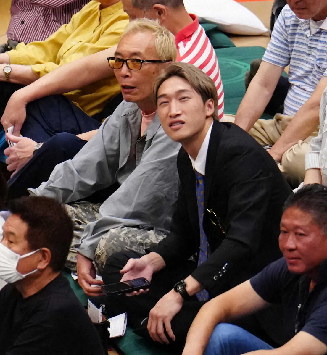 所ジョージ　大相撲千秋楽観戦でネット沸く!隣の“有名人”も話題「意外な組み合わせ」「仲良いな」― スポニチ Sponichi Annex 芸能
