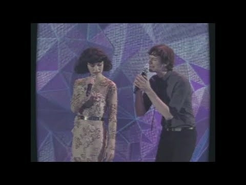 Gotye feat. Kimbra 1988 | Somebody That I Used To Know music video - YouTube