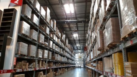 旦那の会社が「浮気をしやすい職場環境」だったら？不倫が多い職場とは | 夫の不倫問題から立ち直るには