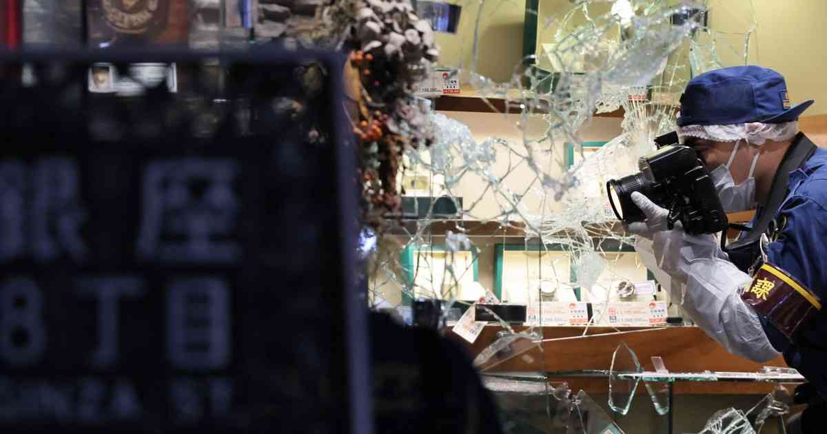 東京・銀座の強盗、赤坂で4人確保　奪われた高級腕時計見つからず | 毎日新聞