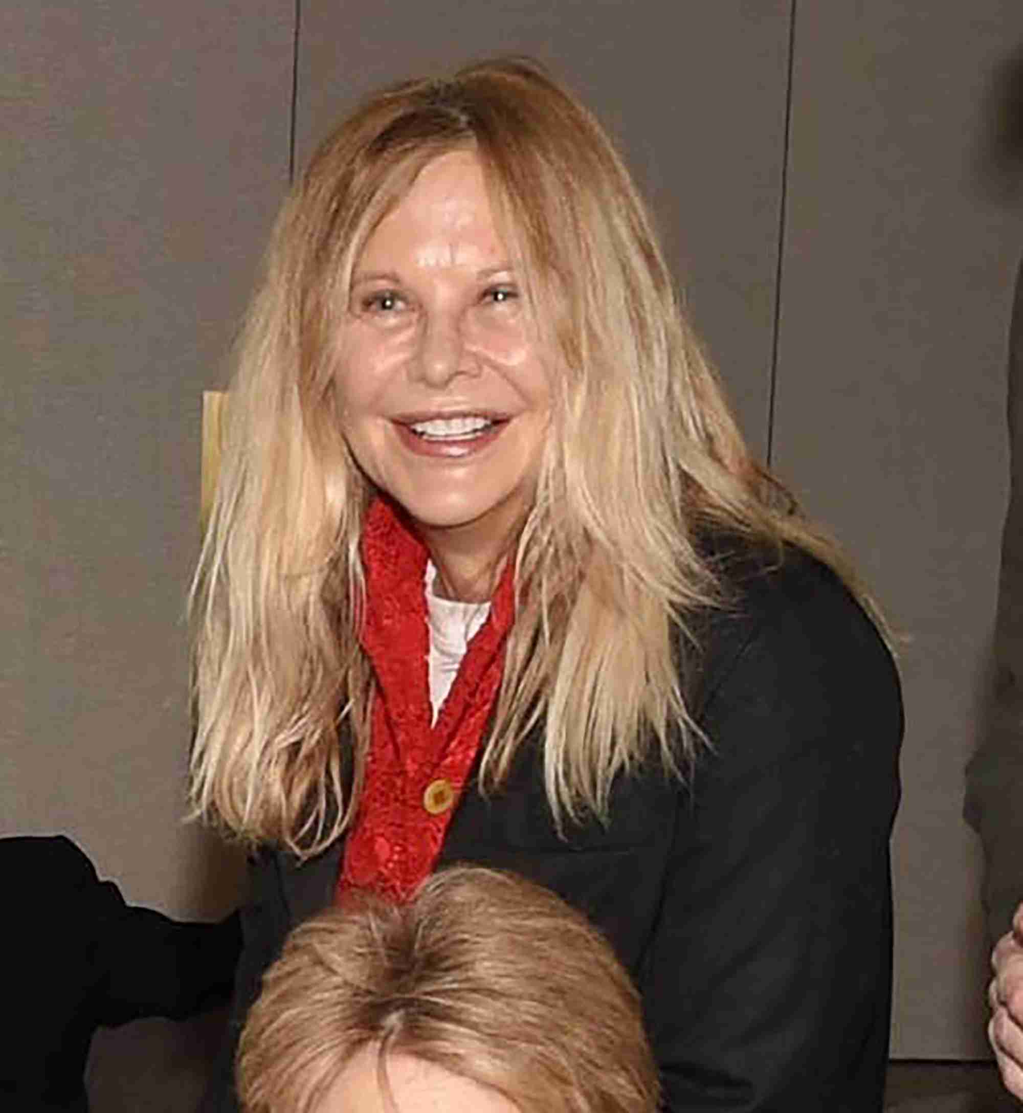 『恋人たちの予感』メグ・ライアンが久々に公の場に！すぐさまネットで注目を浴びる「顔に何をした？」「本当にメグ・ライアン？」