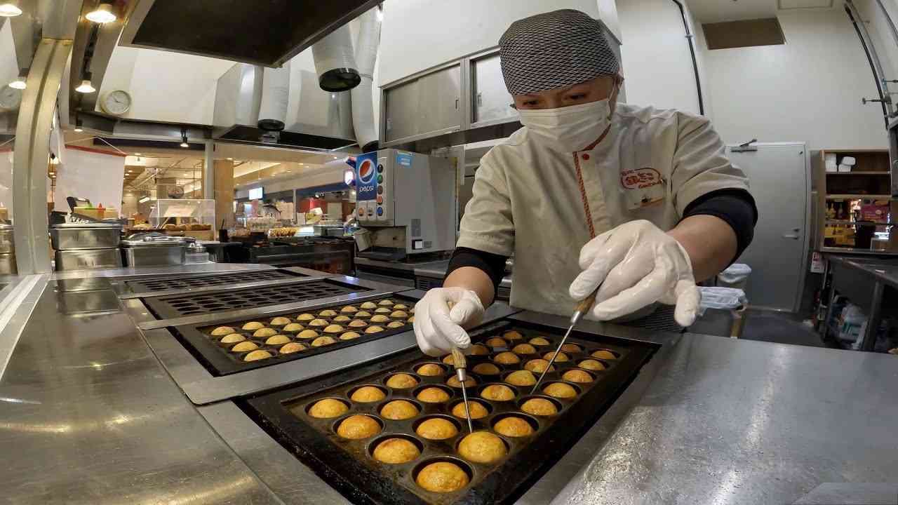 銀だこ日本一のたこ焼き職人/次世代型振動機導入店舗/調理ノーカット/2022年あつあつグランプリ優勝 - Japanese Street Food - YouTube