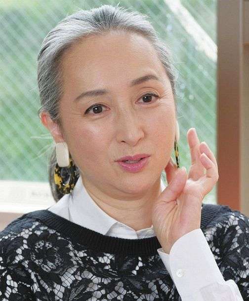 「レギュラーがゼロに」近藤サトさんが告白する「完全フリーアナの壁」と意図しなかった「グレイヘアで再ブレイク」