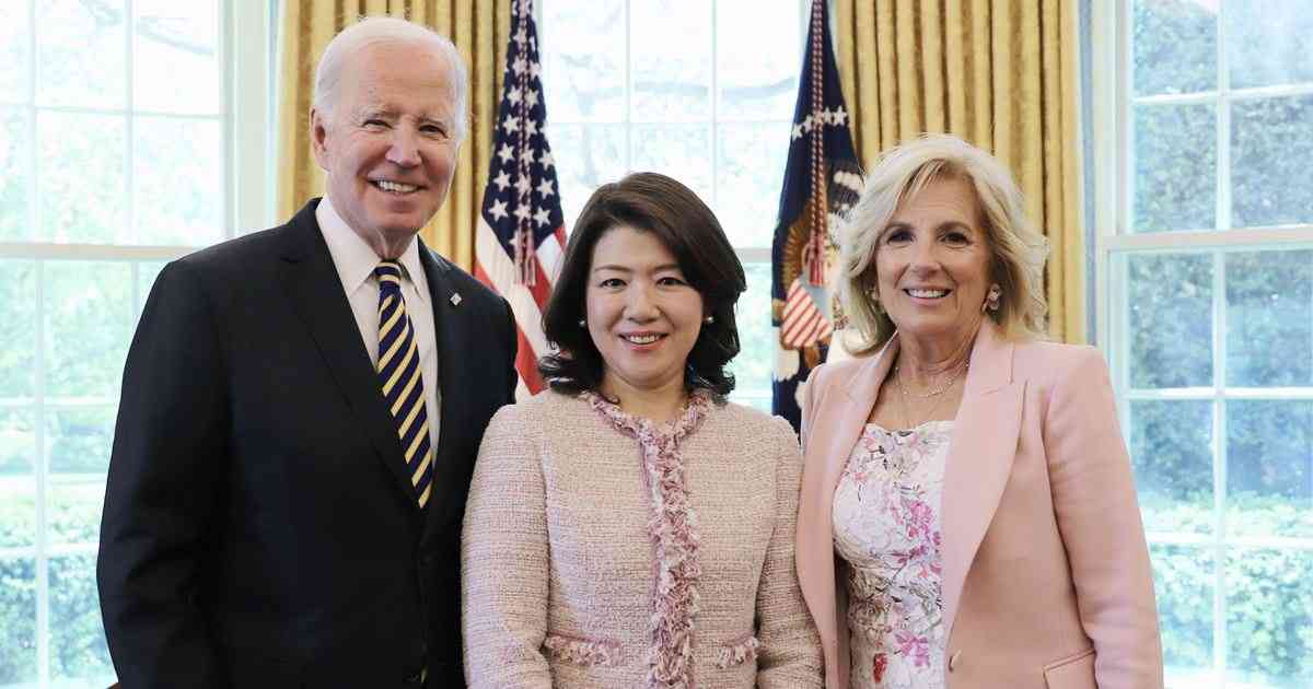 岸田夫人　公費で単独訪米に募るモヤモヤ…秘書官長男の「税金で海外旅行」報道が原因の皮肉 | 女性自身