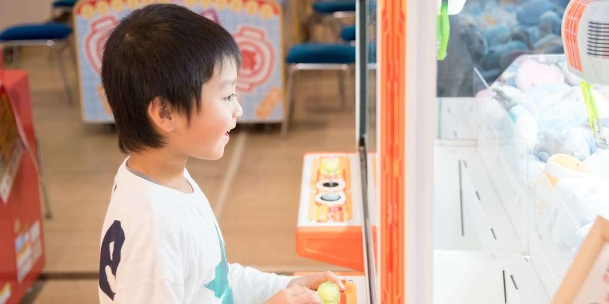 「小学生だけでゲーセン」悩める親たち　法的にはセーフだけど、トラブル懸念 - 弁護士ドットコム