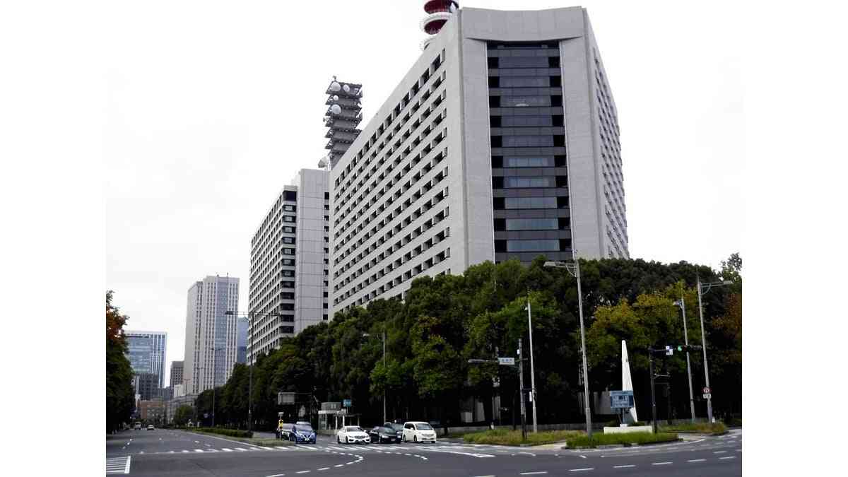 首相官邸のトイレで機動隊員が拳銃自殺か、死亡確認…同僚が発砲音聞く : 読売新聞