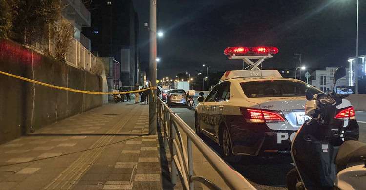 横浜・戸塚の男性殴打死　事件直前、バット振る不審な男  | カナロコ by 神奈川新聞
