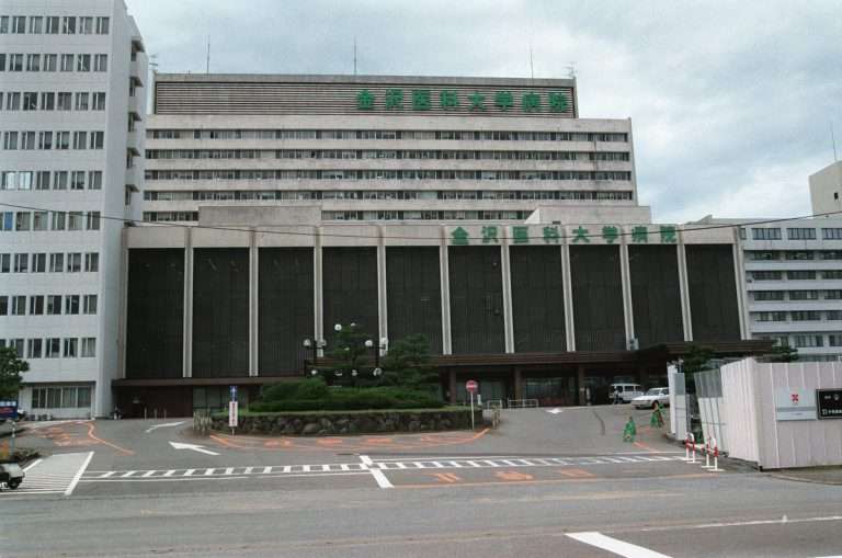 「認知症疑いの父が病院に3億円寄付」東証プライム上場企業・前社長をめぐる生前トラブルが泥沼裁判に