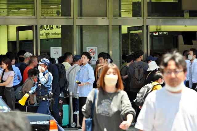 新幹線再開も「えげつない」名古屋駅　長蛇の列が駅の外まで