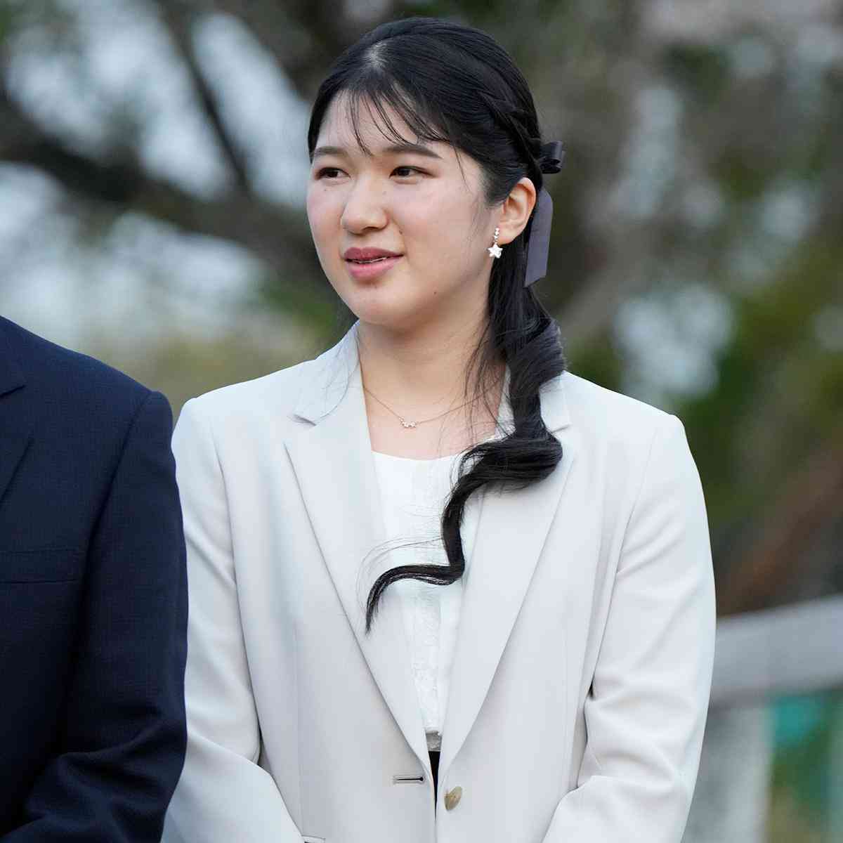 愛子さま　大学内でSPが8人に増加の厳戒体制…相次ぐ“テロ”の懸念に警備強化（女性自身） - Yahoo!ニュース