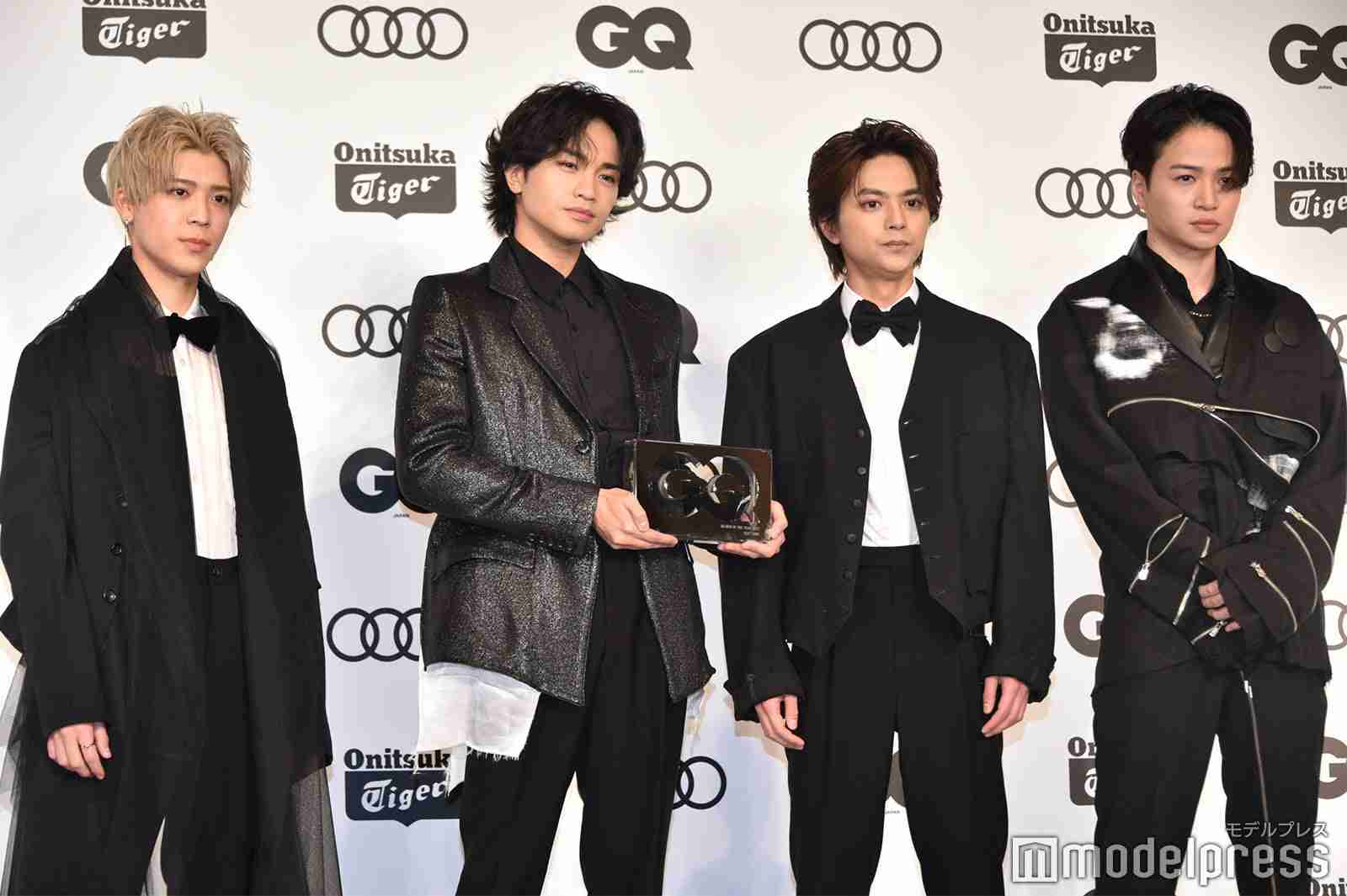 Sexy Zone松島聡、金髪イメチェン 菊池風磨も新ヘアで「GQ MEN OF THE YEAR 2022」登場 - モデルプレス