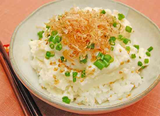 狩野英孝、「おでんよりないわ!マジでない!」と酷評した“ご飯のおかず” コメント欄も議論勃発