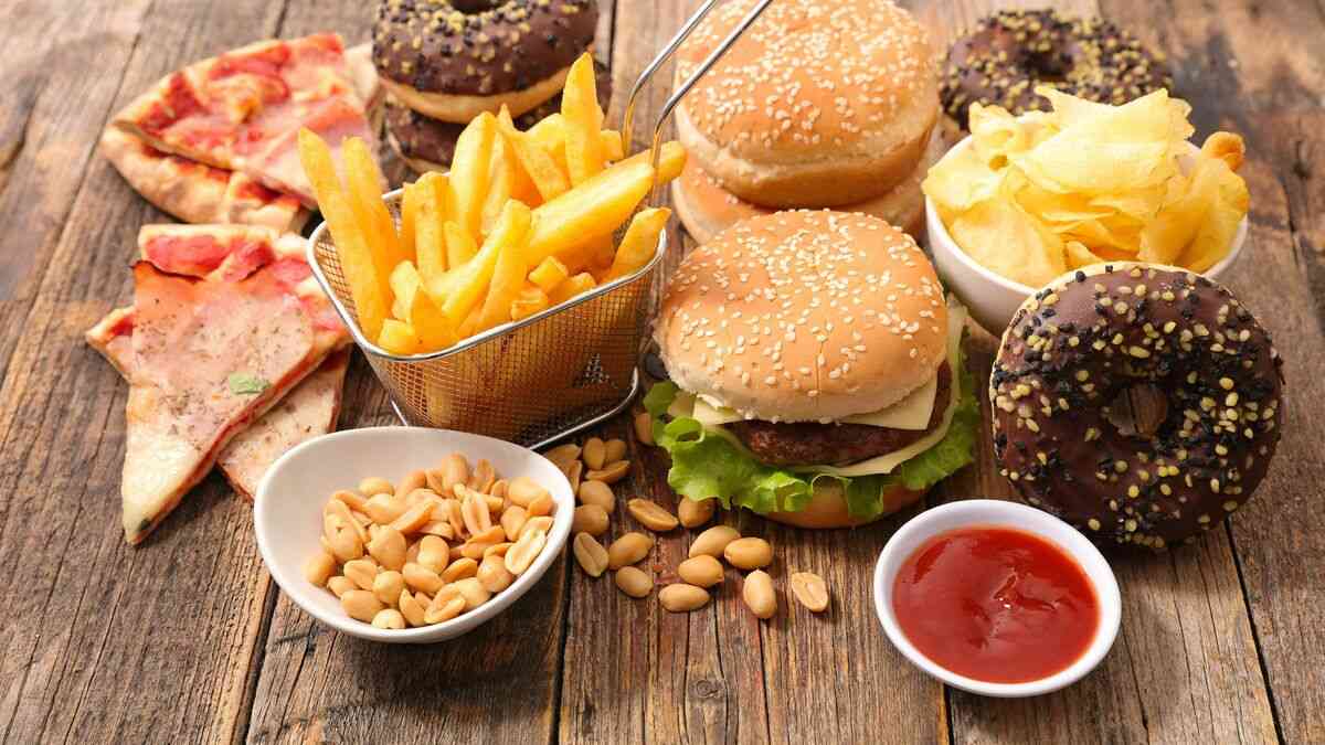 動脈硬化を引き起こし毎年50万人超が死亡…健康管理の専門家が｢絶対に口にしてはいけない｣と話す食品 アメリカでは禁止された物質が､日本では使われている | PRESIDENT Online（プレジデントオンライン）