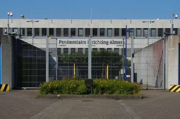 オランダの刑務所事情。受刑者不足で閉鎖が相次ぎ、ホテルやアパートへの改装が進む。その理由とは？ : カラパイア