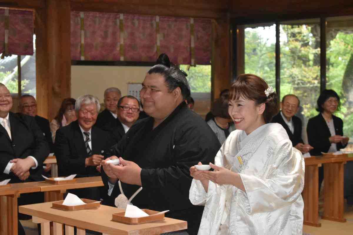 高安関と杜このみさん、茨城・筑波山で結婚式（産経新聞） - Yahoo!ニュース