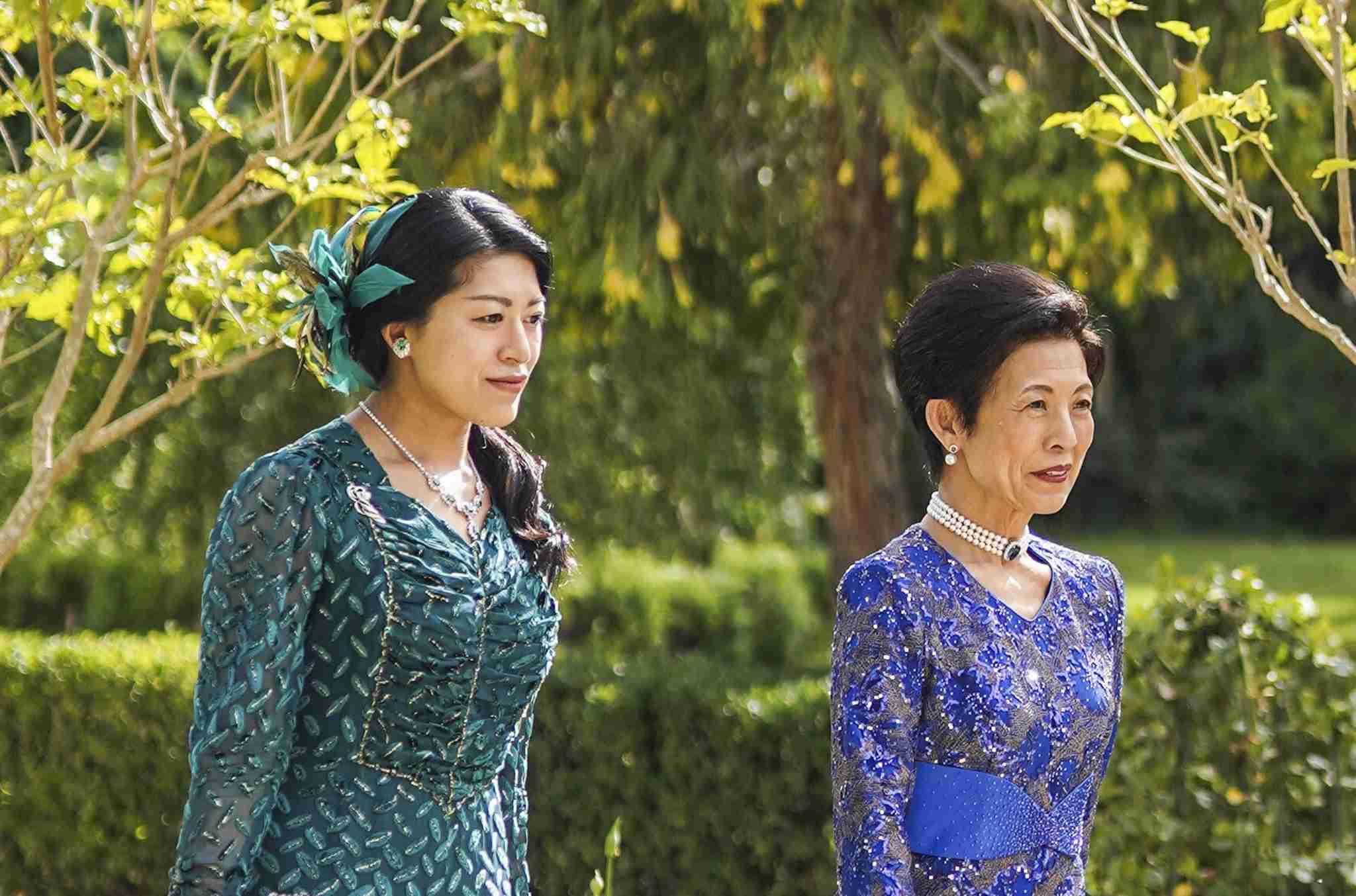 高円宮妃久子さまと長女の承子さま、ヨルダン皇太子の結婚式参列（ＡＦＰ＝時事） - Yahoo!ニュース