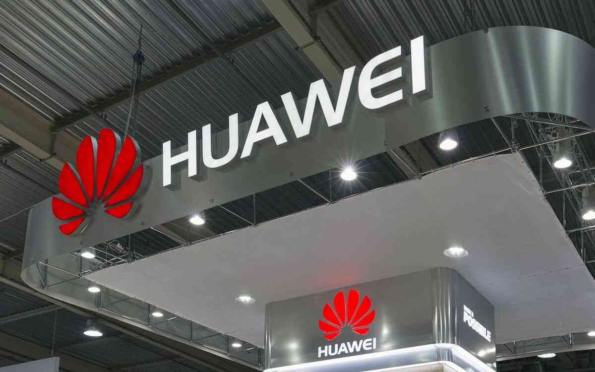 「自衛隊に中国系メーカーのPCが配られて唖然」「LINEの情報もダダ漏れ」“ファーウェイ排除”を進めない日本の超危険 | 文春オンライン