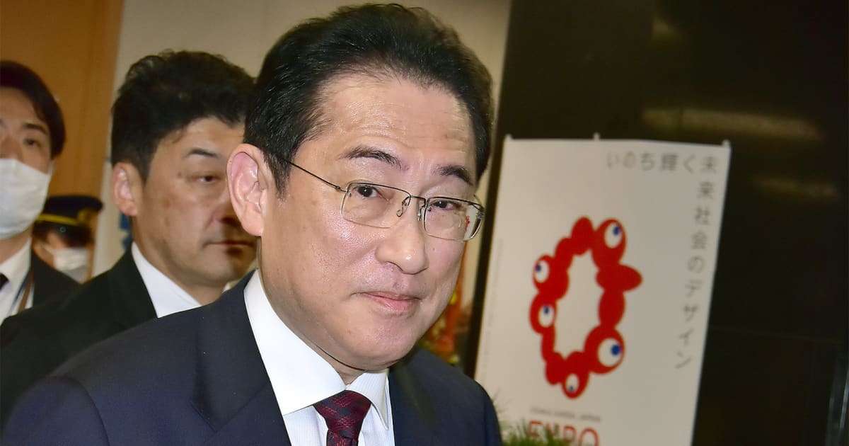 やっぱりあった！岸田首相が「息子大ハシャギ公邸忘年会」に寝間着＆裸足で「ご満悦参加写真」独占入手 | FRIDAYデジタル