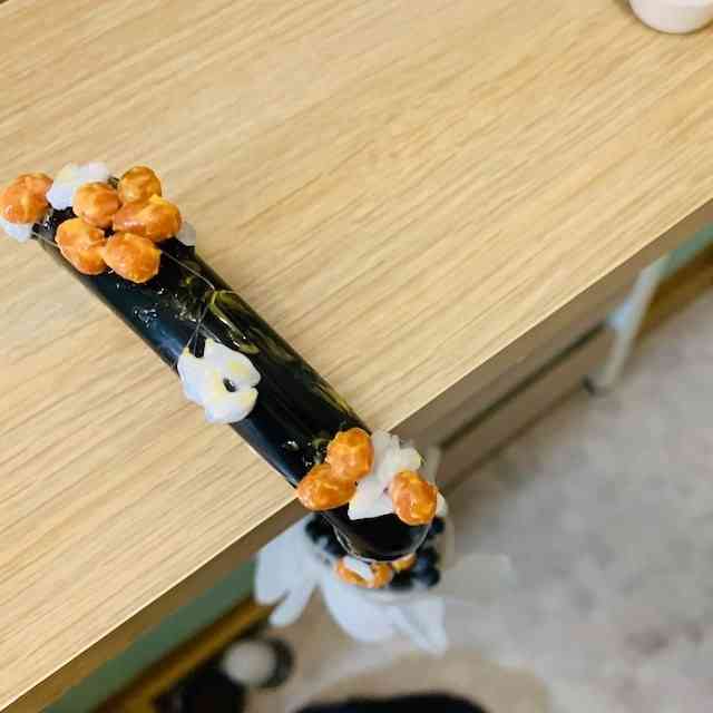 ネバネバだぁ…。食品サンプル愛好家が「絶対に持っていかれない傘」を作った結果→「触りたくない」「声出して笑った」