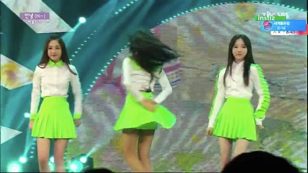 久々に都心に出たら下半身が際どすぎる服を見かけたけど流行ってる？→マジで流行ってるらしい