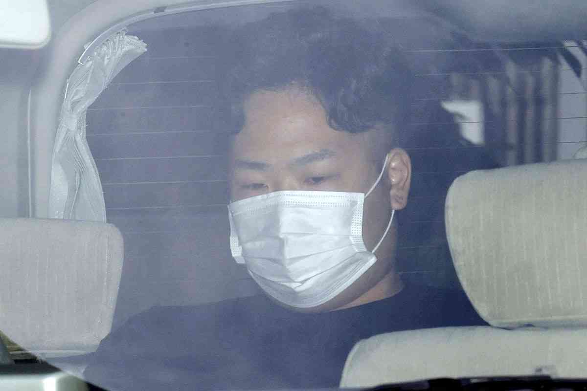 大阪の3歳児虐待死事件　恋人つなぎでお骨拾い…葬儀で見せた母親・容疑者の異様な行動 | デイリー新潮