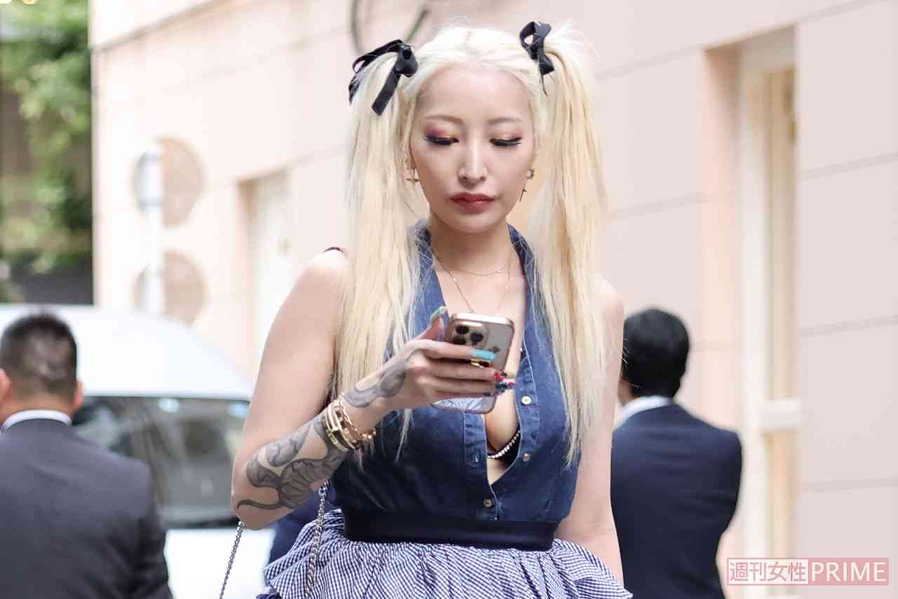 スキャンダル女王・加藤紗里、連日デートを目撃撮！ 千葉雄大似の経営者、ワイルド系ホストオーナー、イケメンはべらせ連チャン誕生日会 | 週刊女性PRIME