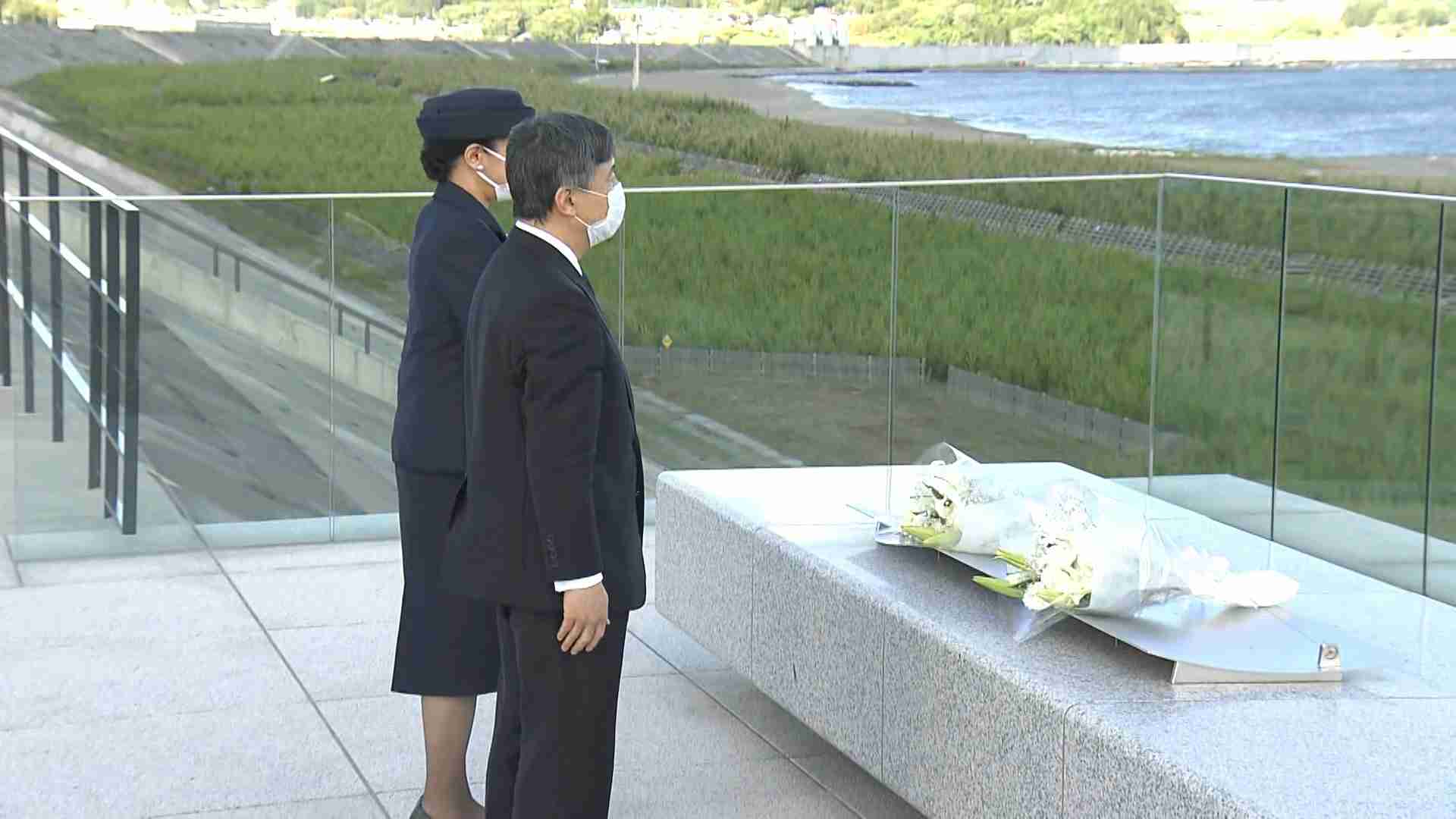 両陛下 即位後初めて被災地に　津波発生の海に深く拝礼（FNNプライムオンライン（フジテレビ系）） - Yahoo!ニュース