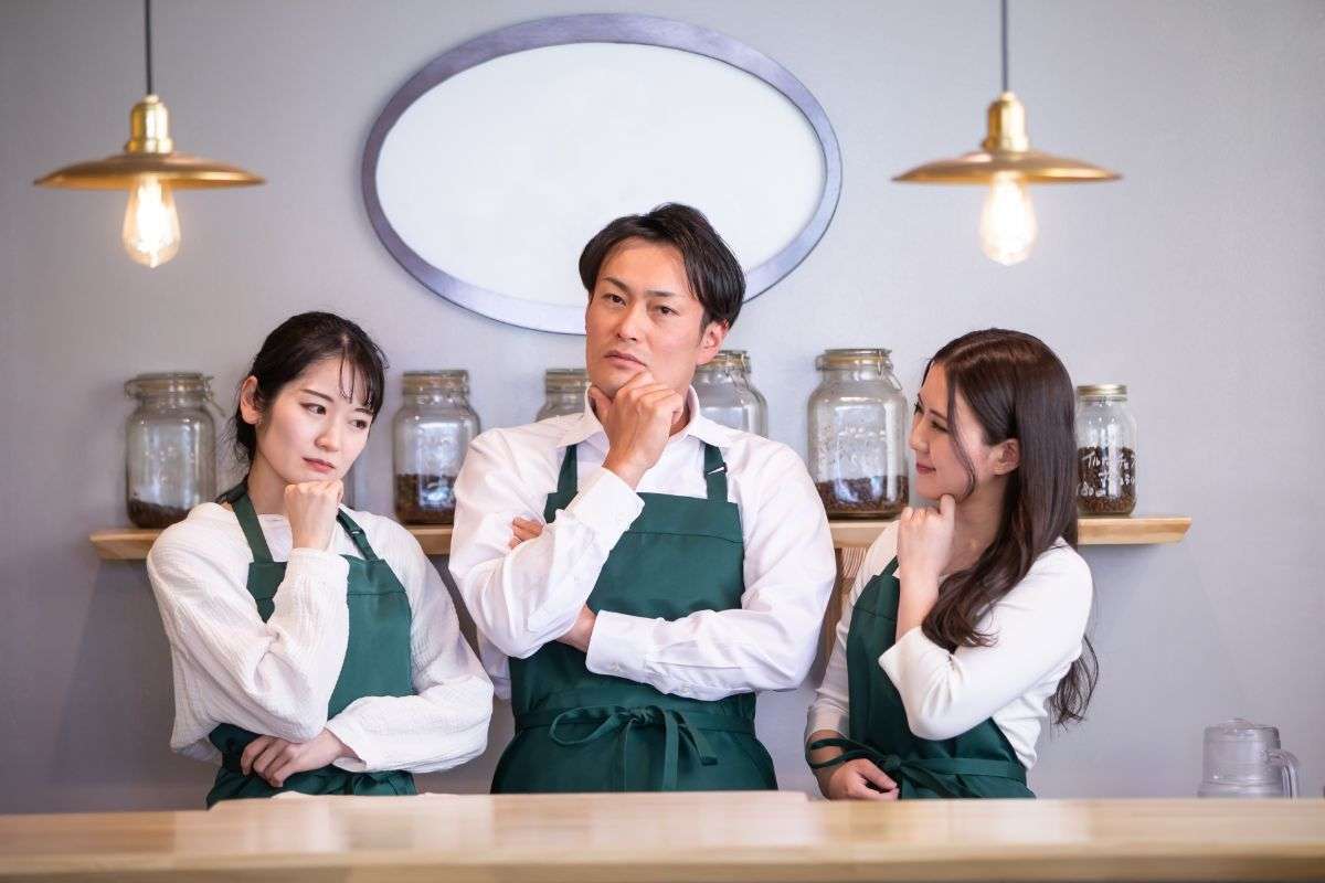 「缶切りを使ったことがない」「LINEで退職連絡」…飲食店経営者360人が実感した「Z世代の従業員」との“世代間ギャップ”の数々