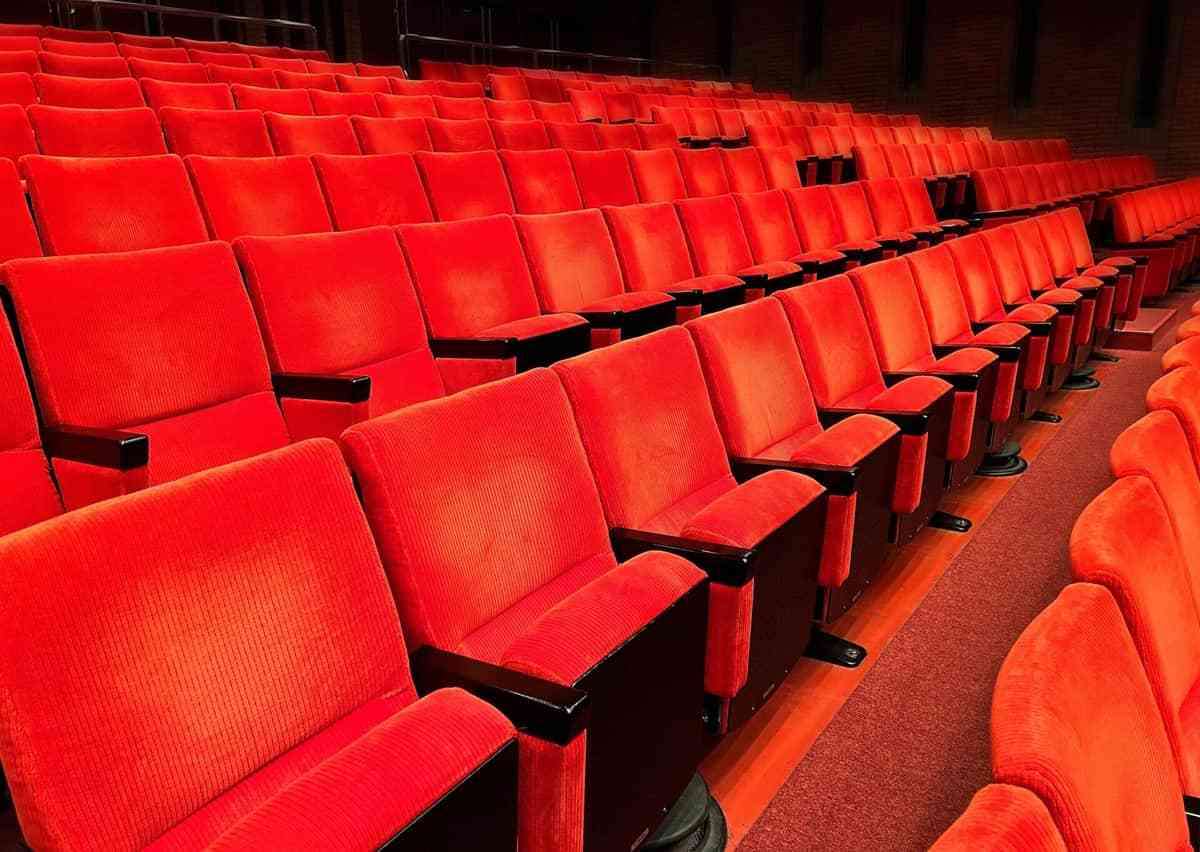 「映画料金2000円」払える？払えない？　値上げめぐりツイッターユーザーに質問→その結果は