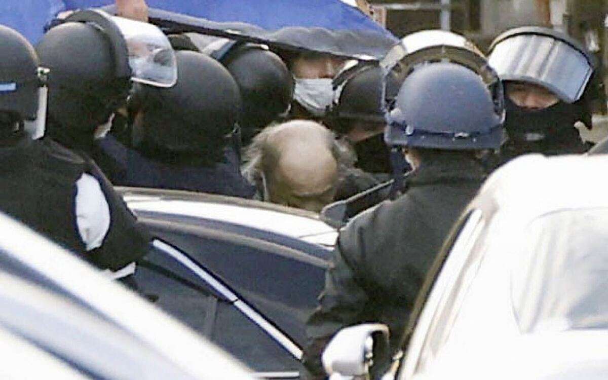 《猟銃立てこもり》「老々介護の末、母親（92）の治療方針で不信感」地元で評判の医師を殺害した男（66）が発していた“事件の予兆”とは | 文春オンライン