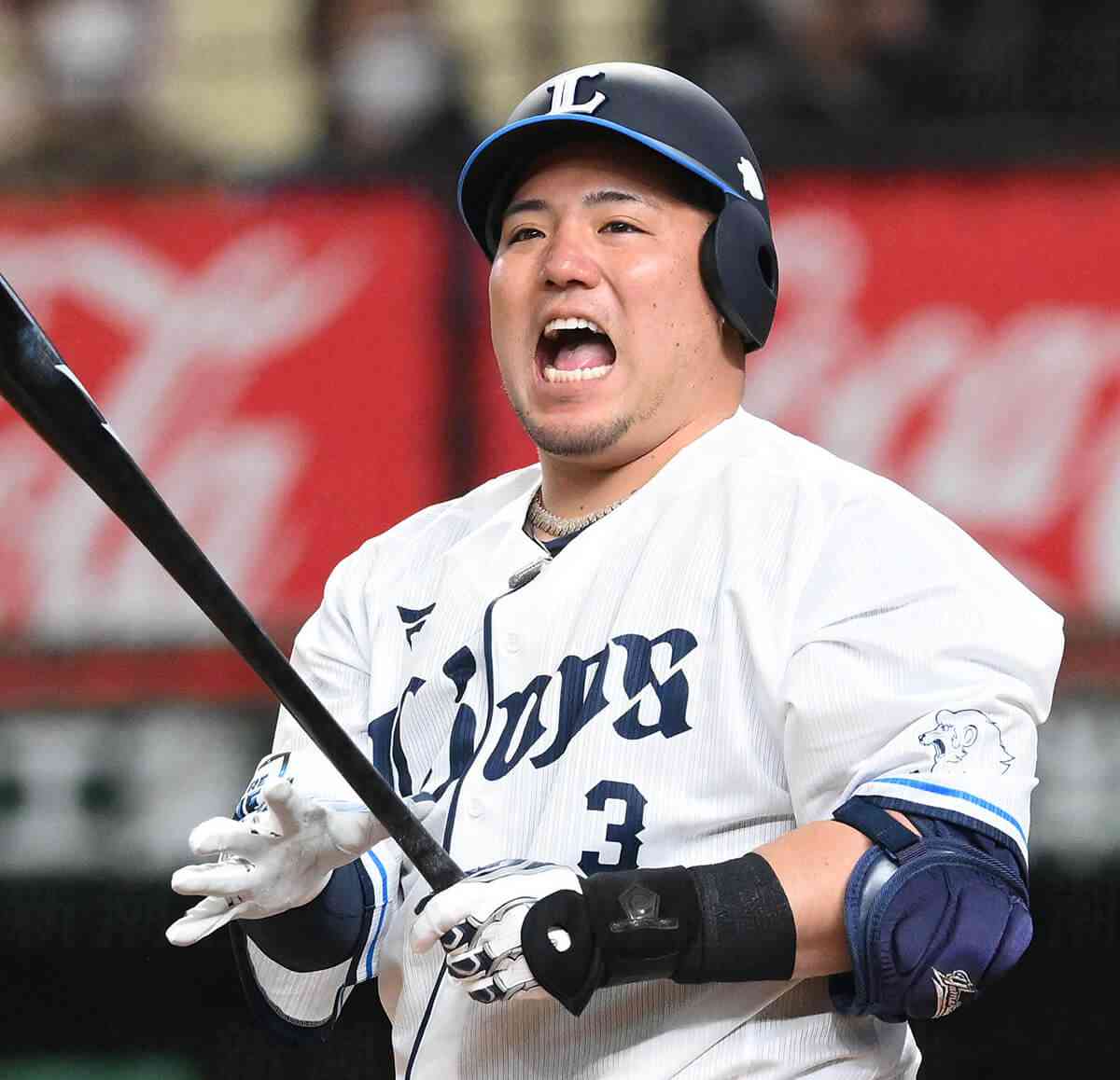 山川穂高「西武解雇」でも「ソフトバンク入り」の線が消えないワケ　FA交渉の“公然の秘密”、現役続行に首の皮一枚（抜粋） | デイリー新潮