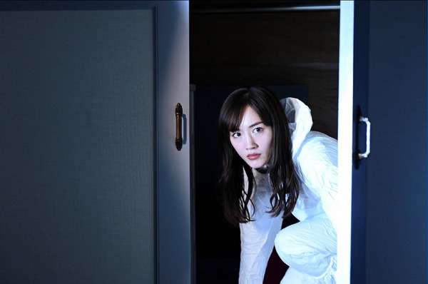 綾瀬はるかの走行フォームに絶賛の声続々、日高“入れ替わり済”説がさらに濃厚に…「天国と地獄」6話 | cinemacafe.net