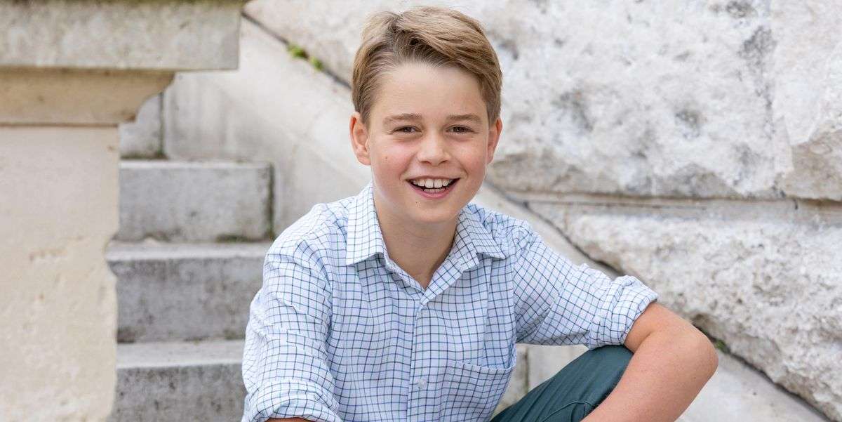 英国のジョージ王子が10歳に！ 大人っぽく成長した誕生日ポートレートが公開｜ハーパーズ バザー（Harper's BAZAAR）公式