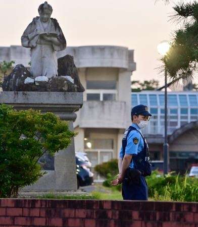 宮城の小学校に車、児童４人負傷　殺人未遂容疑で男逮捕：山陽新聞デジタル｜さんデジ