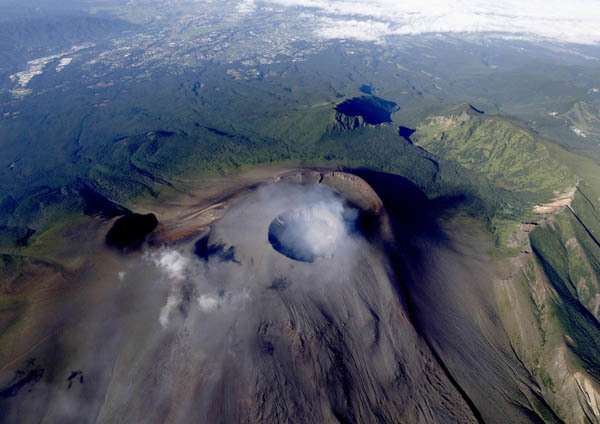浅間山で火山性地震が増加…アイスランドの火山噴火との関係は？ 240年前は同時期に大噴火発生（日刊ゲンダイDIGITAL） - Yahoo!ニュース